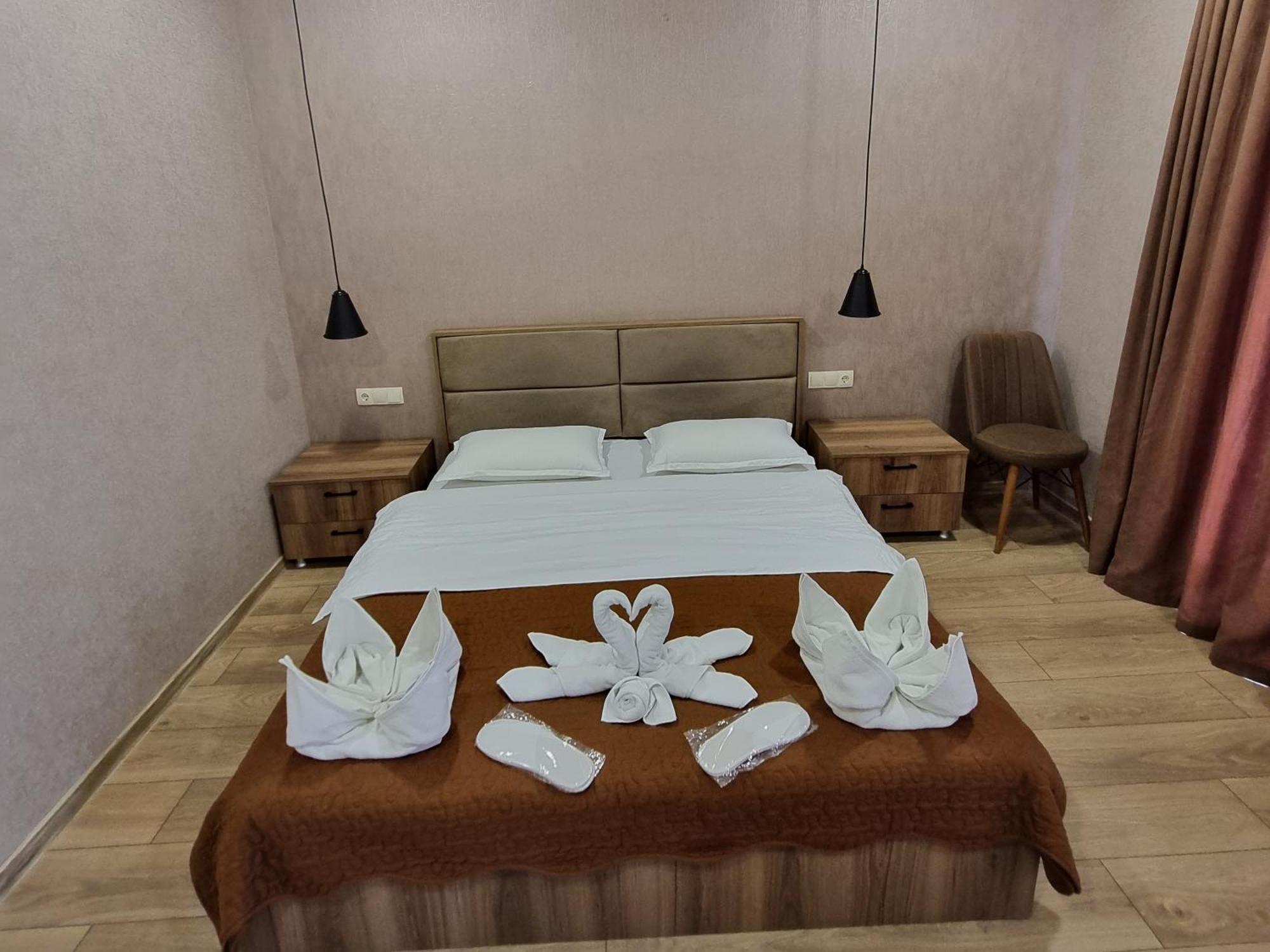 Hotel Sweet Night Stepantsminda Exterior photo